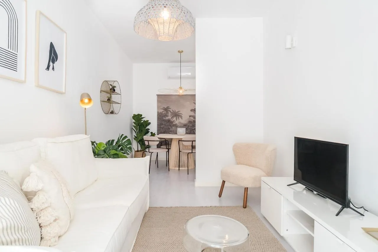 Casa Boma Lisboa - Modern And Stylish Apartment With Private Terrace - Lapa IV  Lisbon