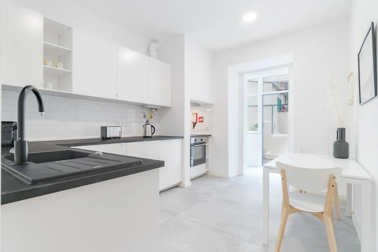 Casa Boma Lisboa - Modern And Stylish Apartment With Private Terrace - Lapa IV  Lisbon